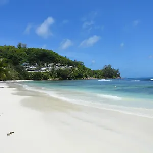 https://lazare-picault.maheislandhotels.com